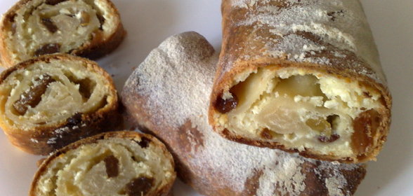 Штрудель с ванильным соусом