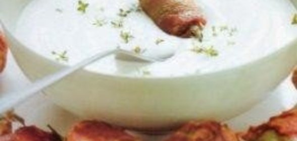 Фондю с козьим сыром, тимьяном, хрустящим беконом и печеным картофелем