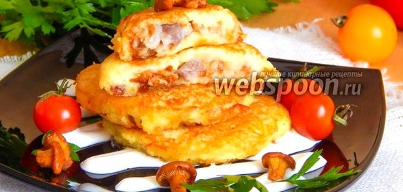 Драники с лисичками и солёной грудинкой