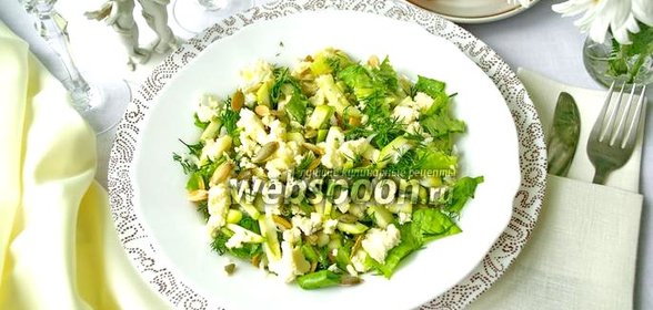 Салат из свежего кабачка и сыра