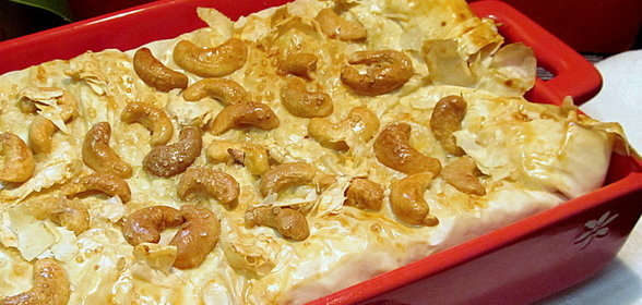 Яблочный пирог с брусникой, корицей и кешью из теста фило! Для Машеньки (манюша) и всех учителей!