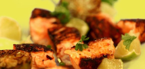 Семга с лаймом, соусом авокадо и рисом по-скандинавски