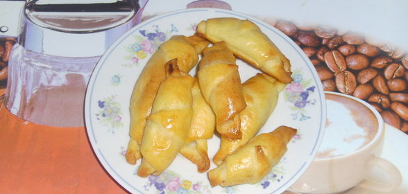 Творожные рогалики с абрикосовой начинкой