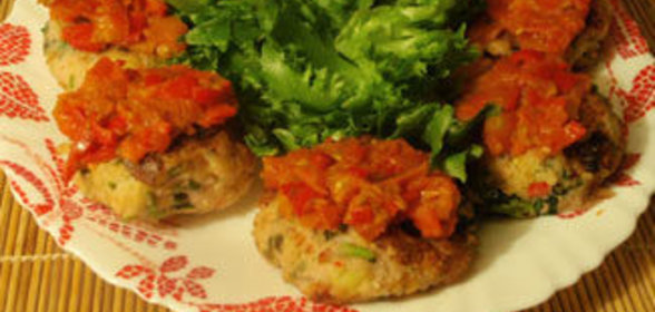 Котлетки из крабового мяса со жгучим соусом Сальса