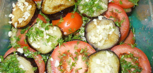 Салат из ананаса с сыром