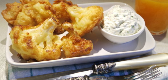 Цветная капуста в винно-пармезановом кляре с твороженным дипом