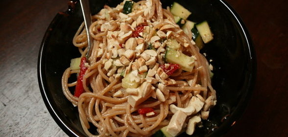 Холодная лапша с тофу и кешью