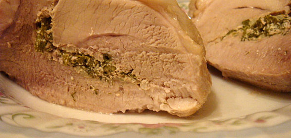 Рулет из свинины с укропом