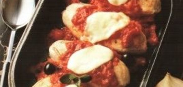 Куриная грудка с помидорами и сыром в духовке