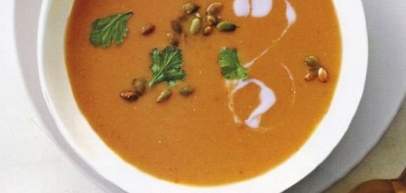 Осетр, или севрюга, или белуга припущенные, соус сметанный или томатный