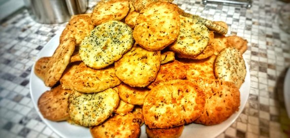 Пряные сырные печенья