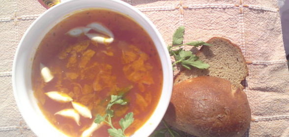 щи русские...да с квашеной капусткой!!