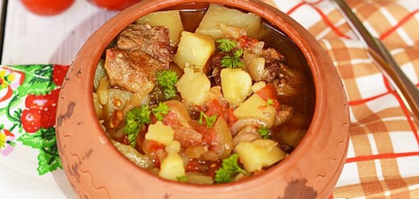 Гювеч или свинина с овощами в горшочке