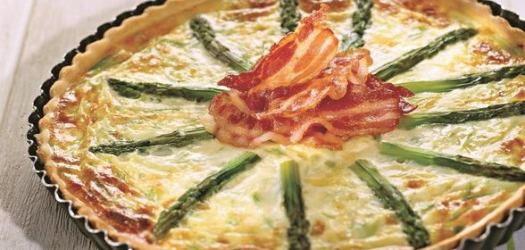 Киш лорен с беконом и спаржей