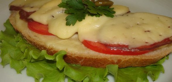 Утренний горячий бутерброд за 3 минуты