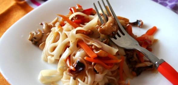 Рисовая лапша с морепродуктами