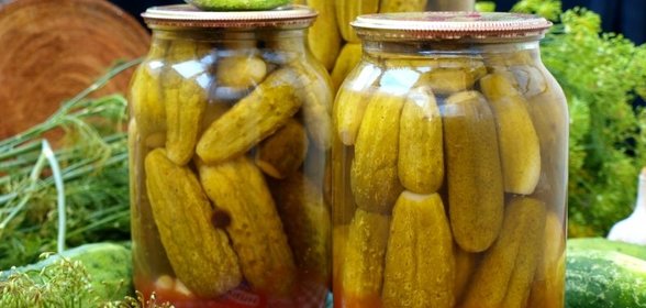 Огурцы маринованные с кетчупом чили