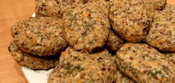 Кальмары с плавленым сыром и чесноком.