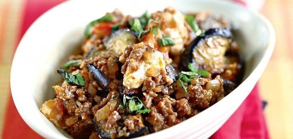 Быстрая летняя приправа из зелени и чеснока