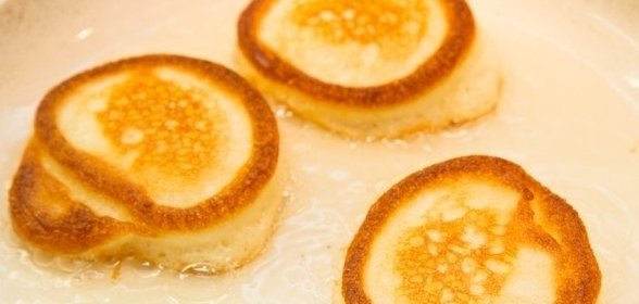 Пышные оладьи на кислом молоке без дрожжей