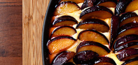 Творожная запеканка со сливами