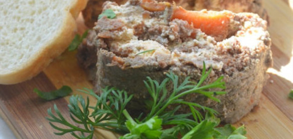 Рулет из куриной печени с сыром