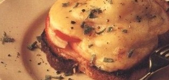 Тосты с яблоками и сыром