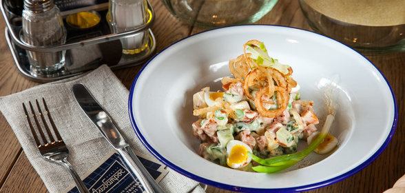 Мясные рулеты с грибами и луком