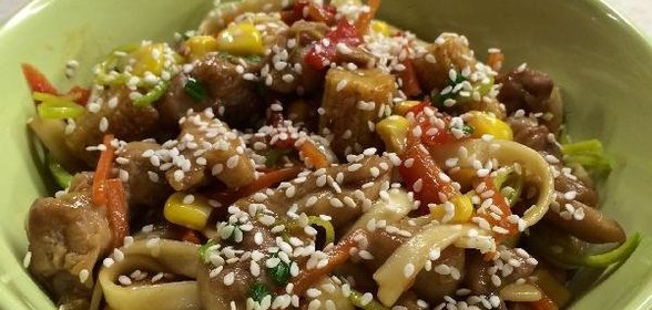 Лапша удон с курицей терияки