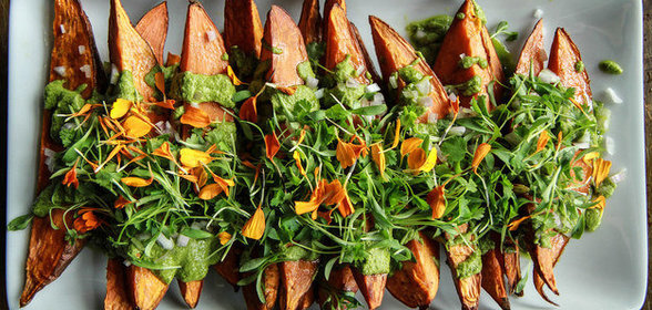 Батат под зеленым соусом