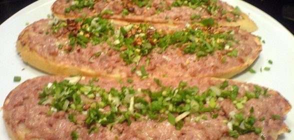 «Принцессы», что-то вроде сэндвичей или тостов. С рассказом, как мне неожиданно повезло