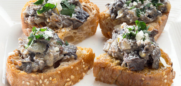 Бутерброды с грибной пастой