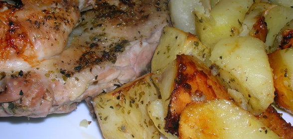 Цыпленок с картофелем запеченный с лимонным соком и орегано в оливковом масле ( Критская кухня)