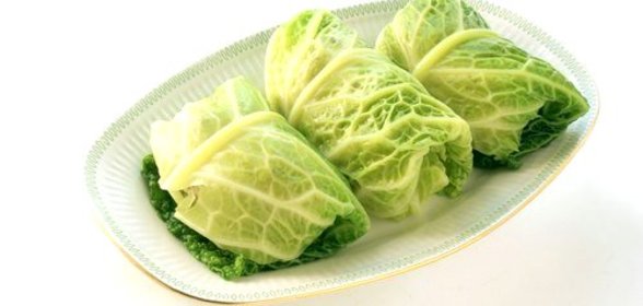 Конвертики из мангольда с начинкой из цукини, сыра и кедровых орешков