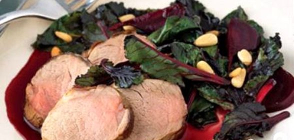 Жареная свинина со свеклой