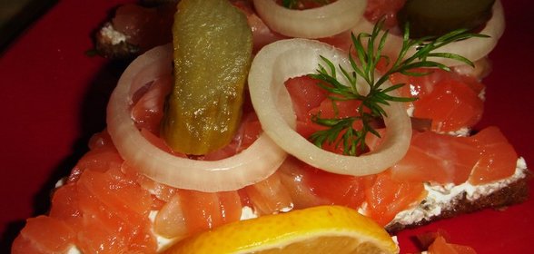 Канапе с лососем