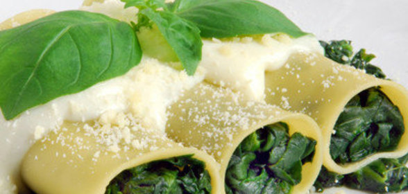 Каннеллони с начинкой из шпината и сыра