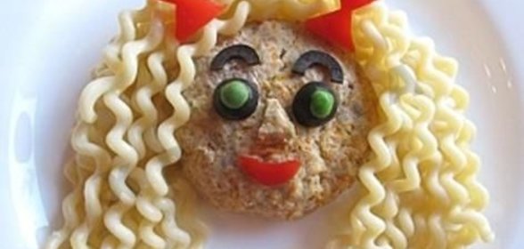 Котлета с макаронами или вермишелью