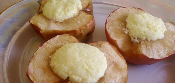 Печёные яблоки с творогом