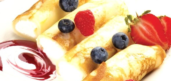 Блинчики с творогом и ягодами