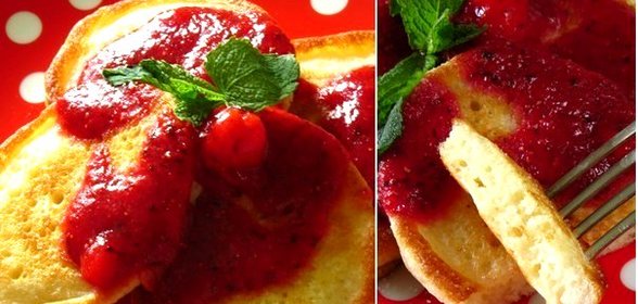 Оладьи с клубнично-мятным соусом