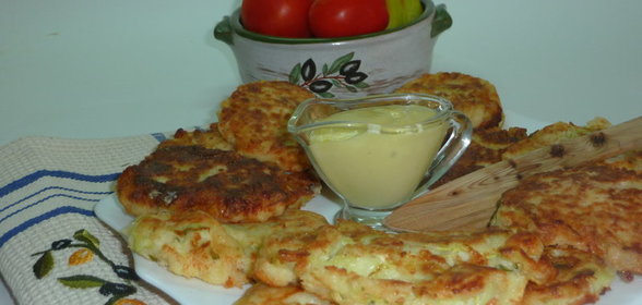 КЕФТЕДЕС из кабачков или цукини с соусом СКОРДАЛИЯ