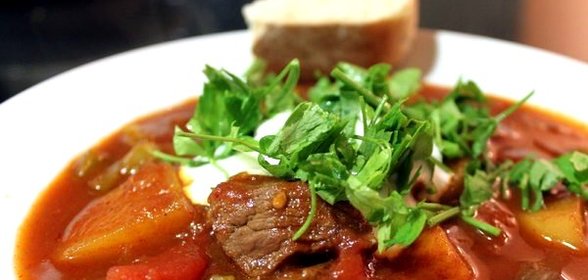 Гуляш в казане