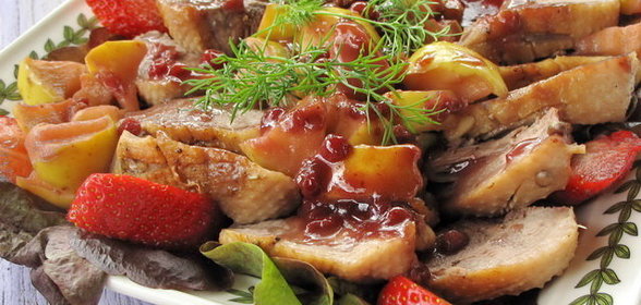 Утиная грудка под брусничным соусом (из мультиварки)