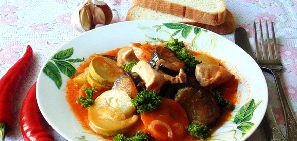 Овощное рагу с куриной грудкой