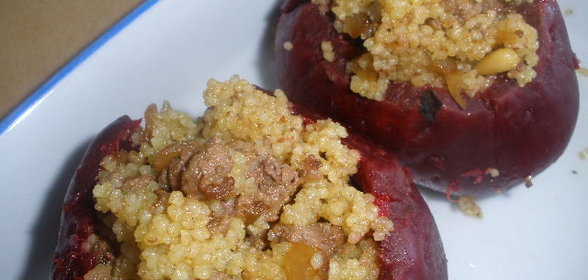 Свекла, фаршированная кускусом, мясом и кедровыми орехами