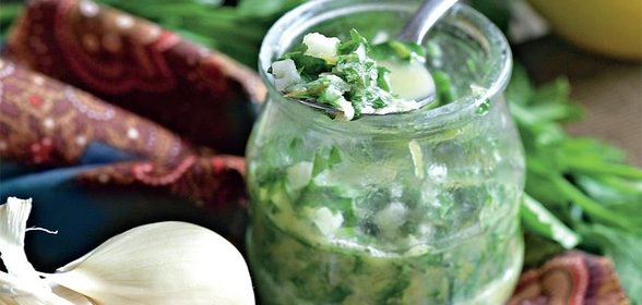 Завтрак из двух яиц и прочих продуктов