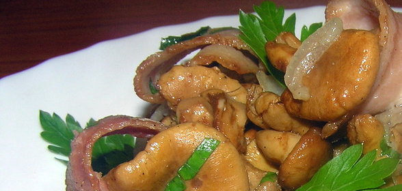 Грибное рагу с беконом