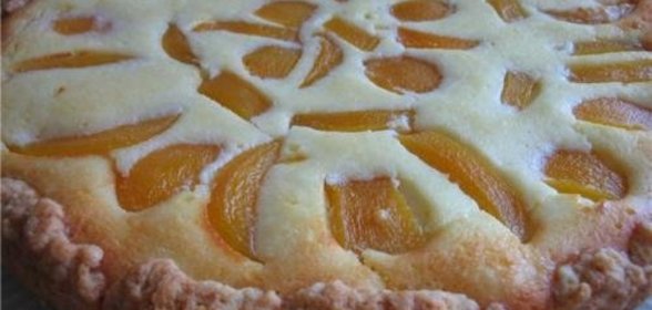пирог с творогом и персиками