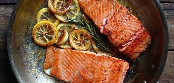 Семга с лимоном, каперсами и розмарином
